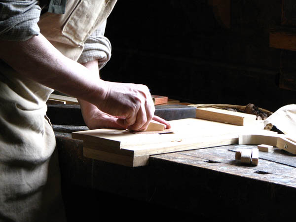 Nuestra <strong>carpintería de madera en  Valdemadera</strong> es una empresa de <strong>herencia familiar</strong>, por lo que  contamos con gran <strong>experiencia </strong>en la profesión.